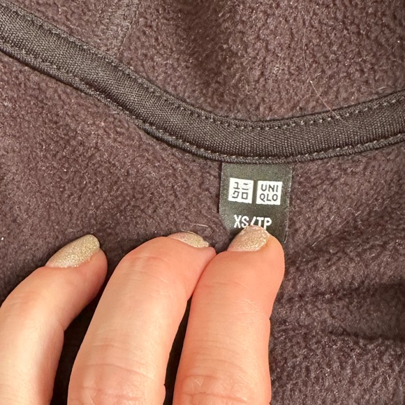 Uniqlo fleece zip up - Picture 2 of 3